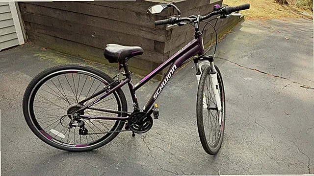 Pre-owned - Schwinn GTX 3 Women’s Hybrid Bike - Purple - Excellent condition